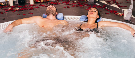 Sensual Massage and Erotic Massage in the Jacuzzi, in Lisbon